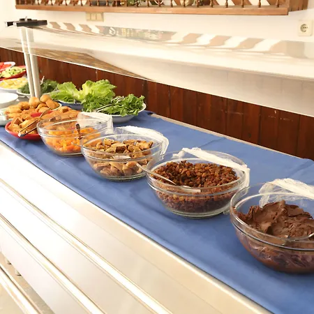 塔楼酒店 3* 厄吕代尼兹